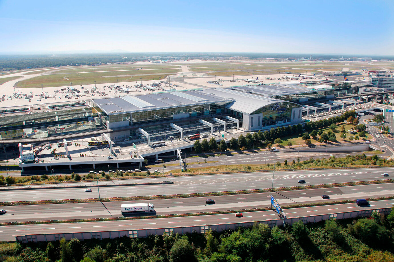aerial photo, Terminal 2, land side