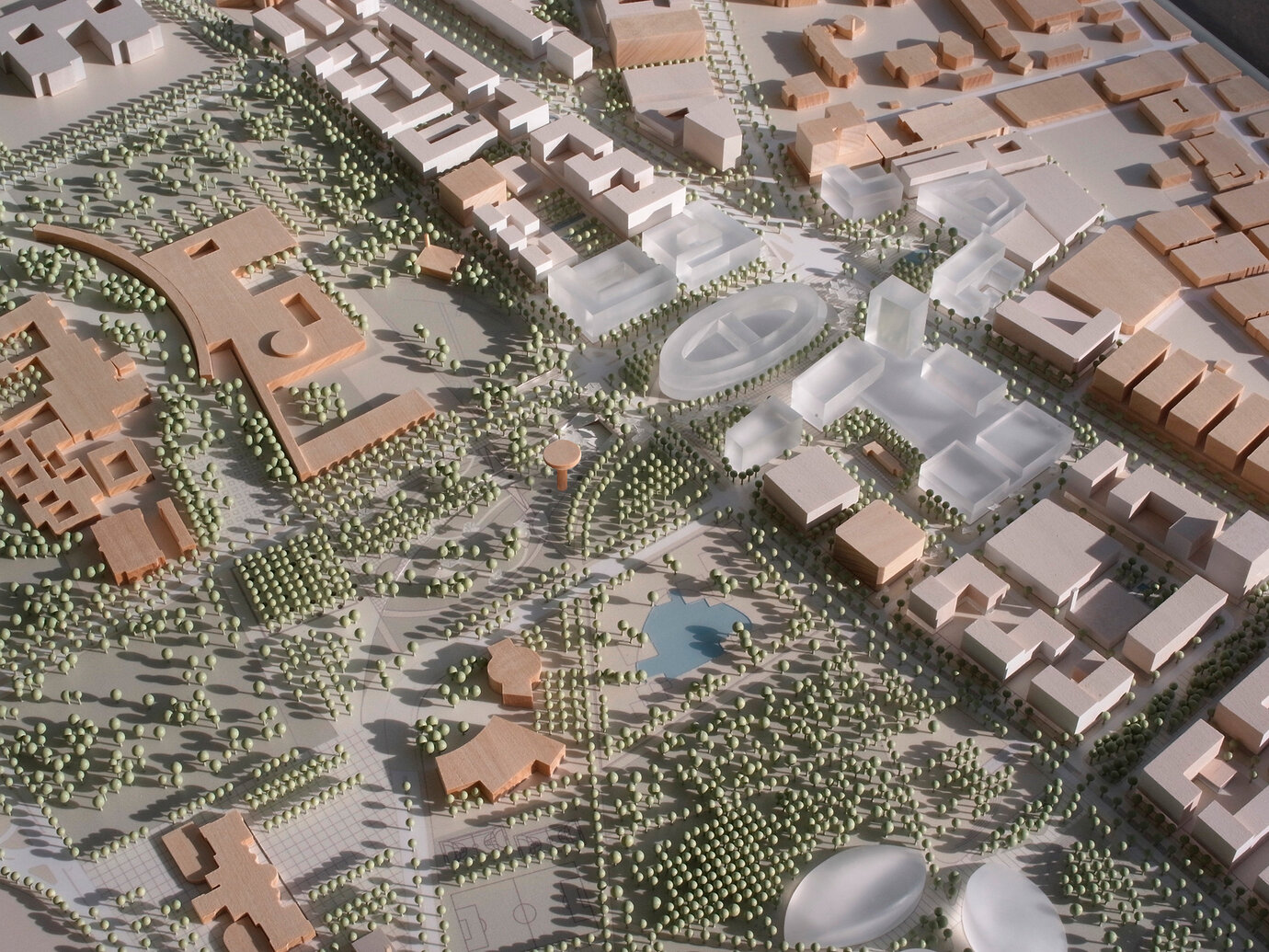 Photograph of the urban development model with a view of the landscaping at the King Abdualziz Historical Center
