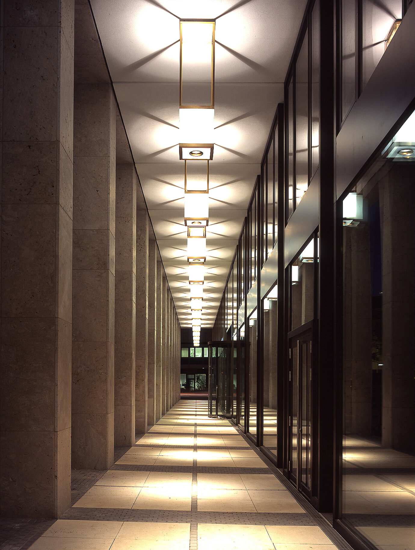 Illumination of the arcades