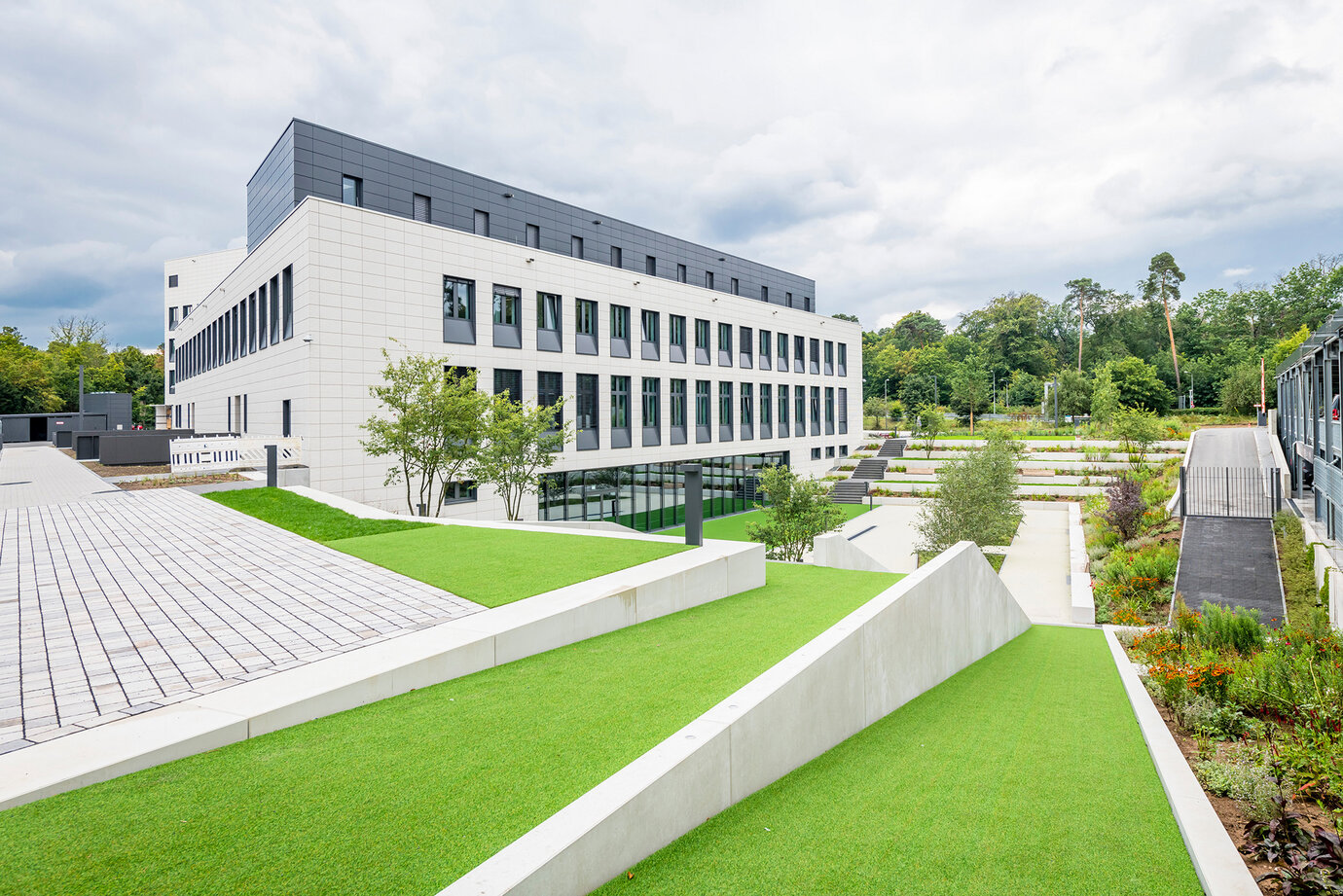 Outdoor facility with fitness staircase | Multifunctional courtyard