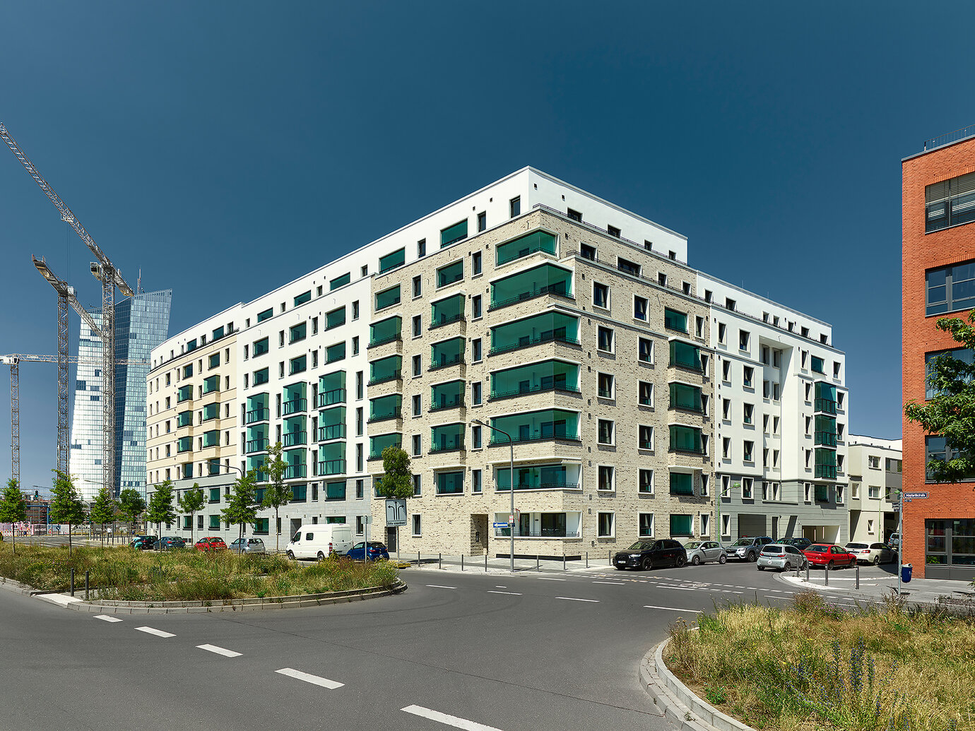 The new urban quarter under construction with a view of the European Central Bank.